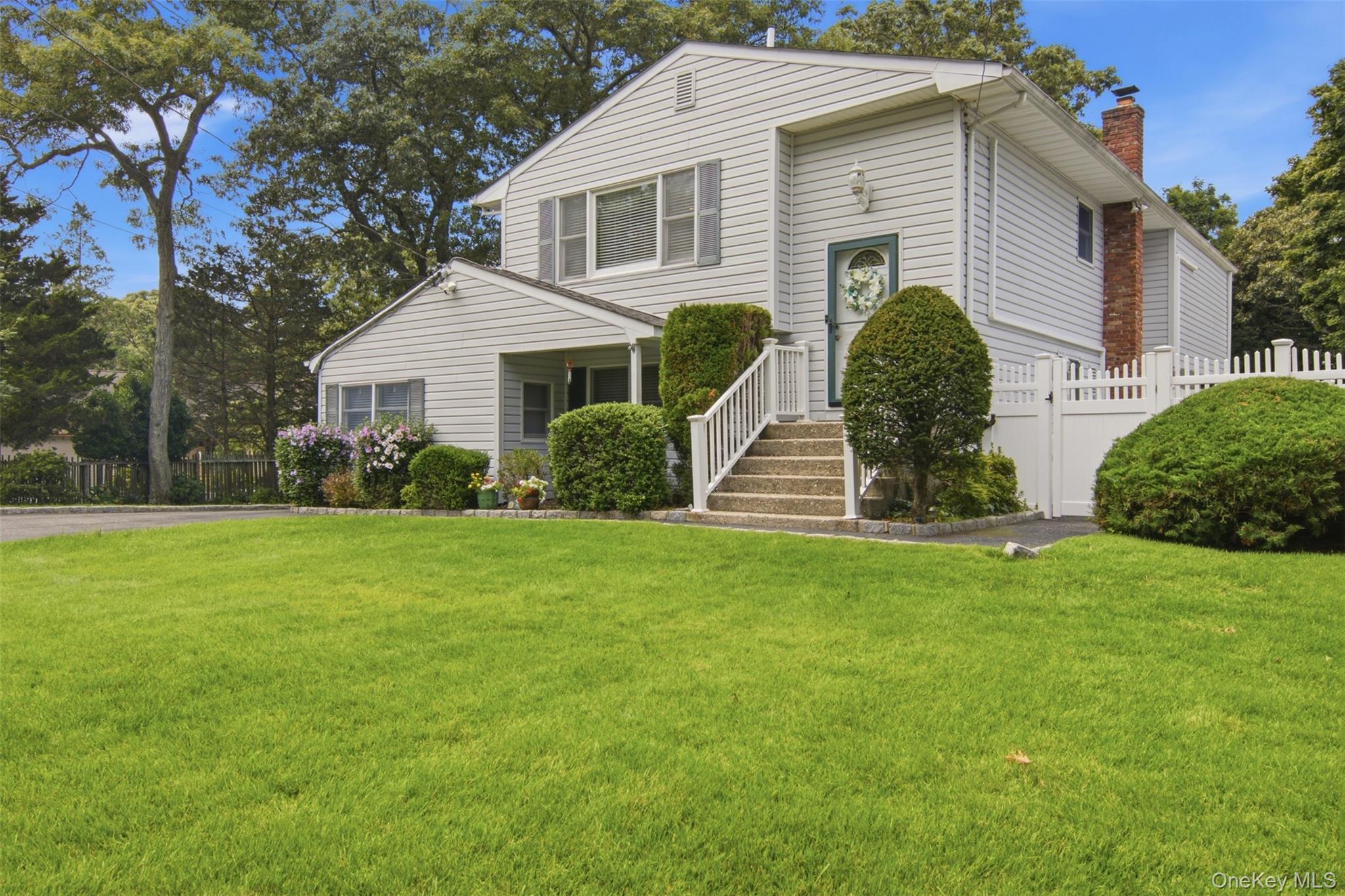 224 Holbrook Avenue – For Sale photo 2