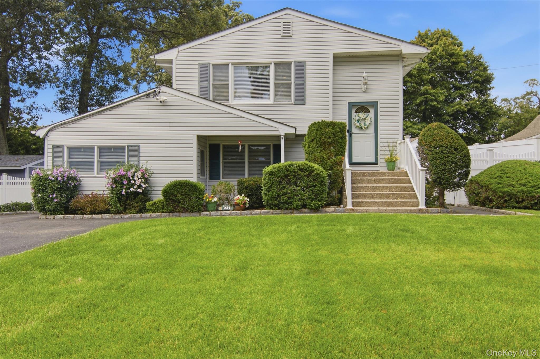224 Holbrook Avenue – For Sale