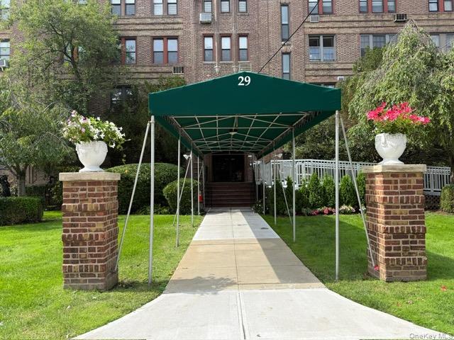 29 Woodmere Boulevard, Unit 2-B
