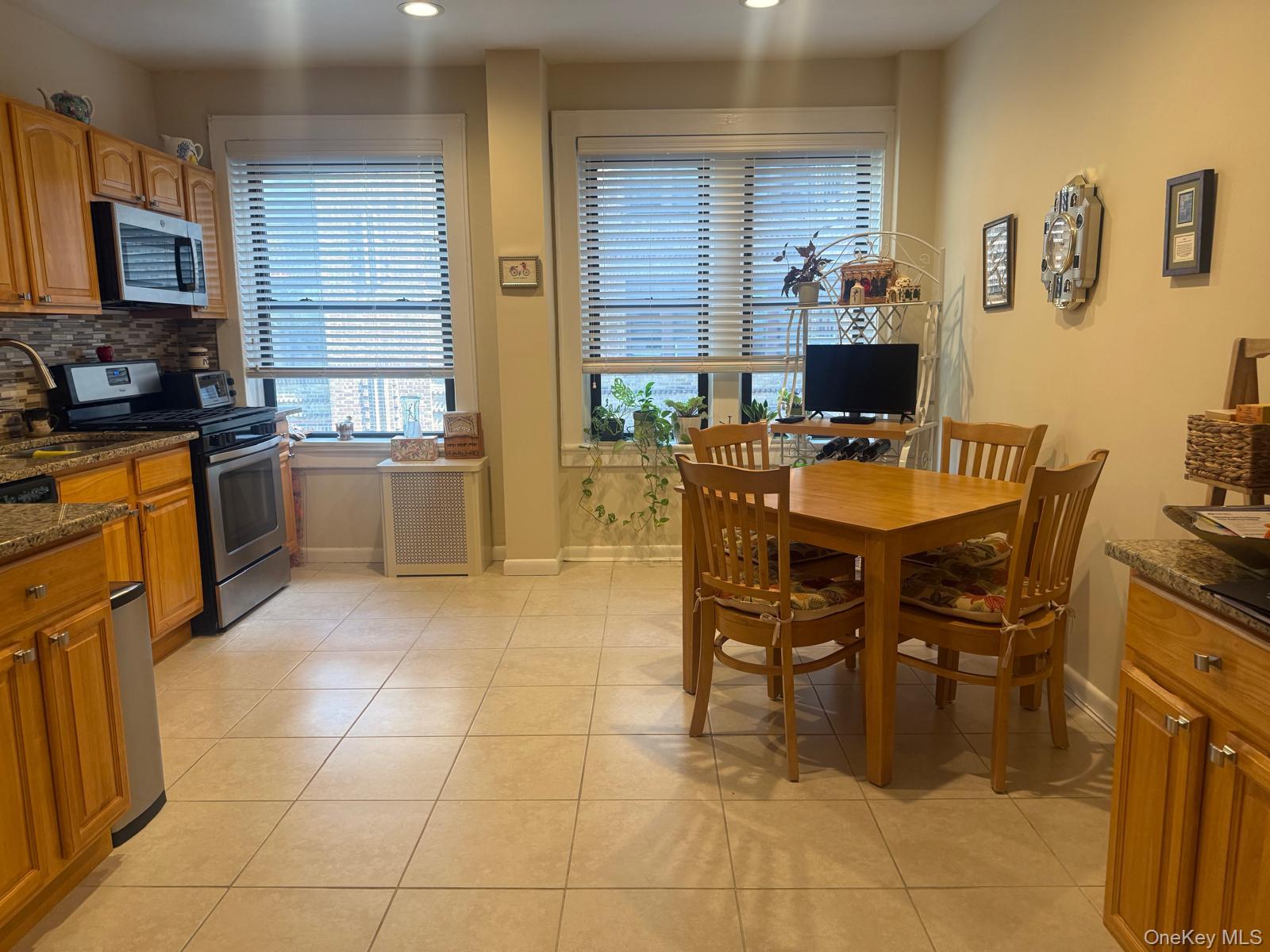29 Woodmere Boulevard, Unit 2-B photo 9
