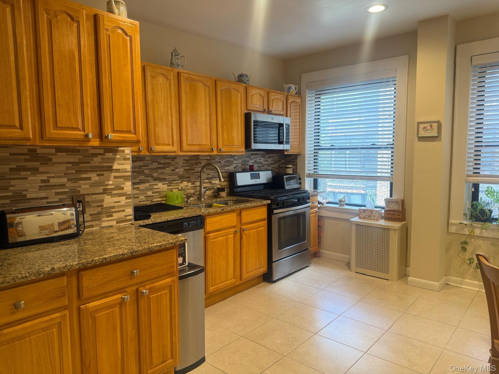 29 Woodmere Boulevard, Unit 2-B photo 7