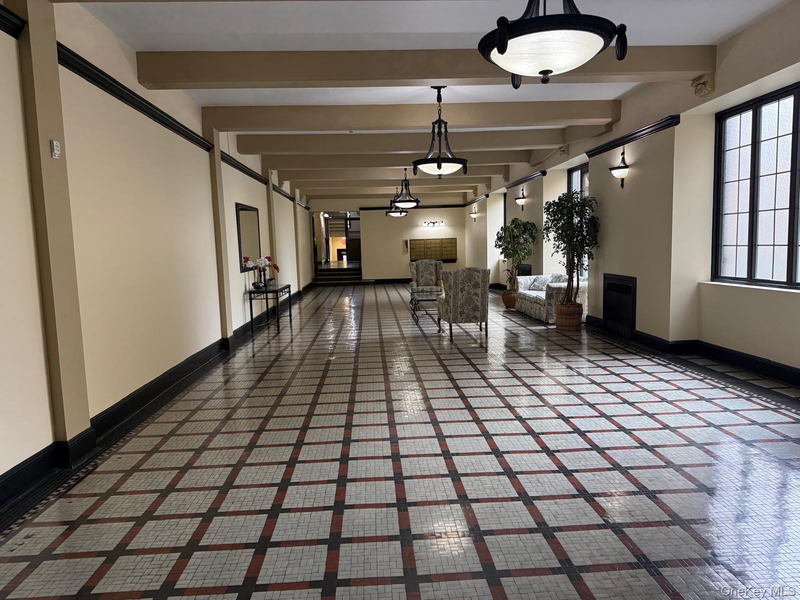 29 Woodmere Boulevard, Unit 2-B photo 4