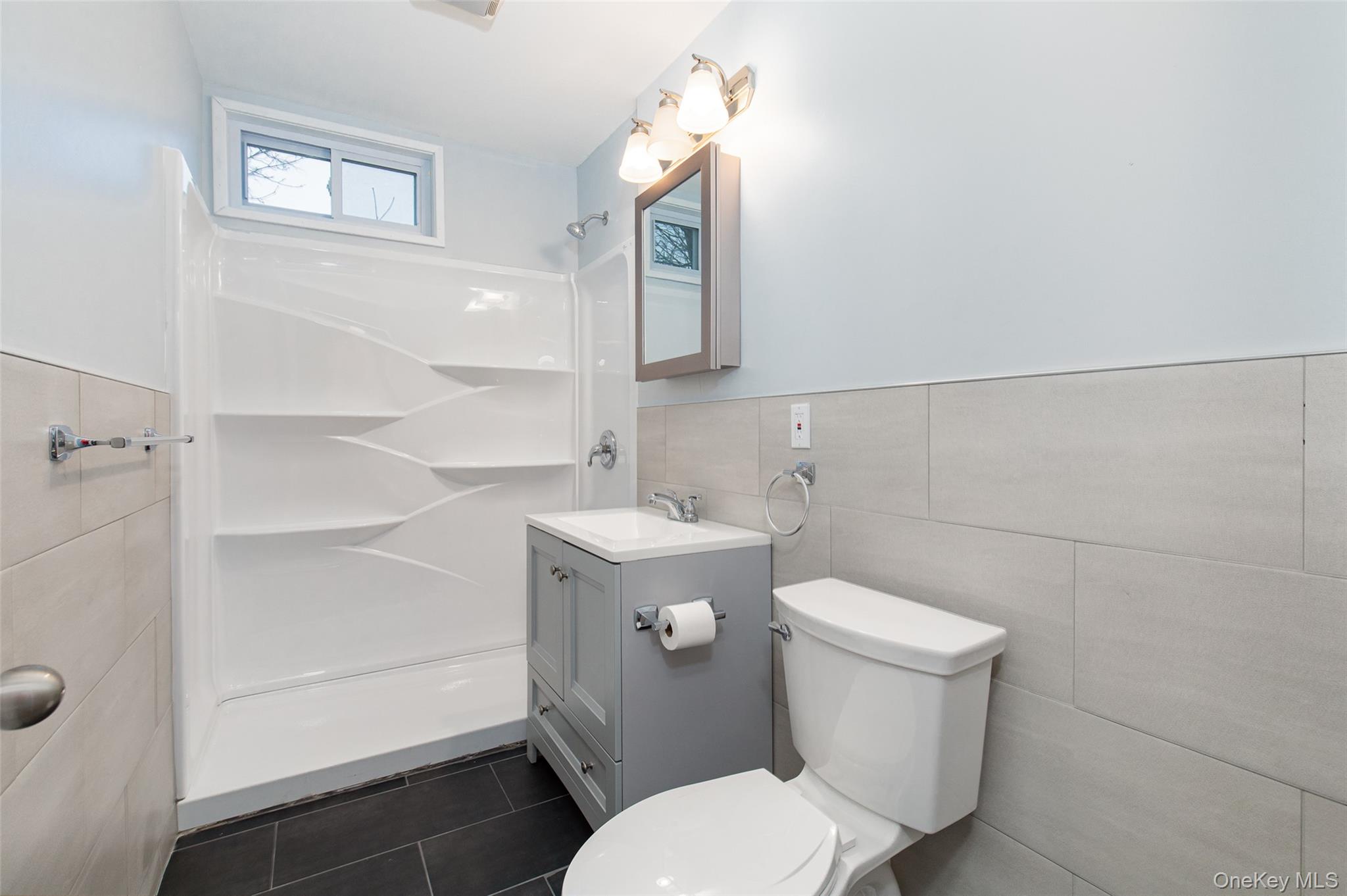 1 BAIN Avenue – For Rent photo 5