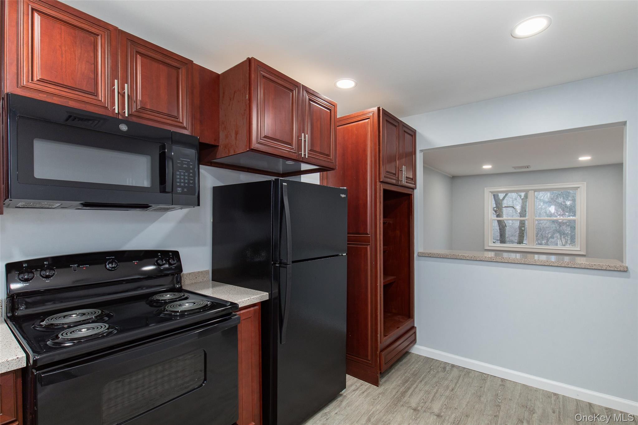 1 BAIN Avenue – For Rent photo 3
