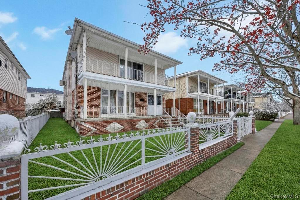 245-11 149th Road – For Sale photo 3