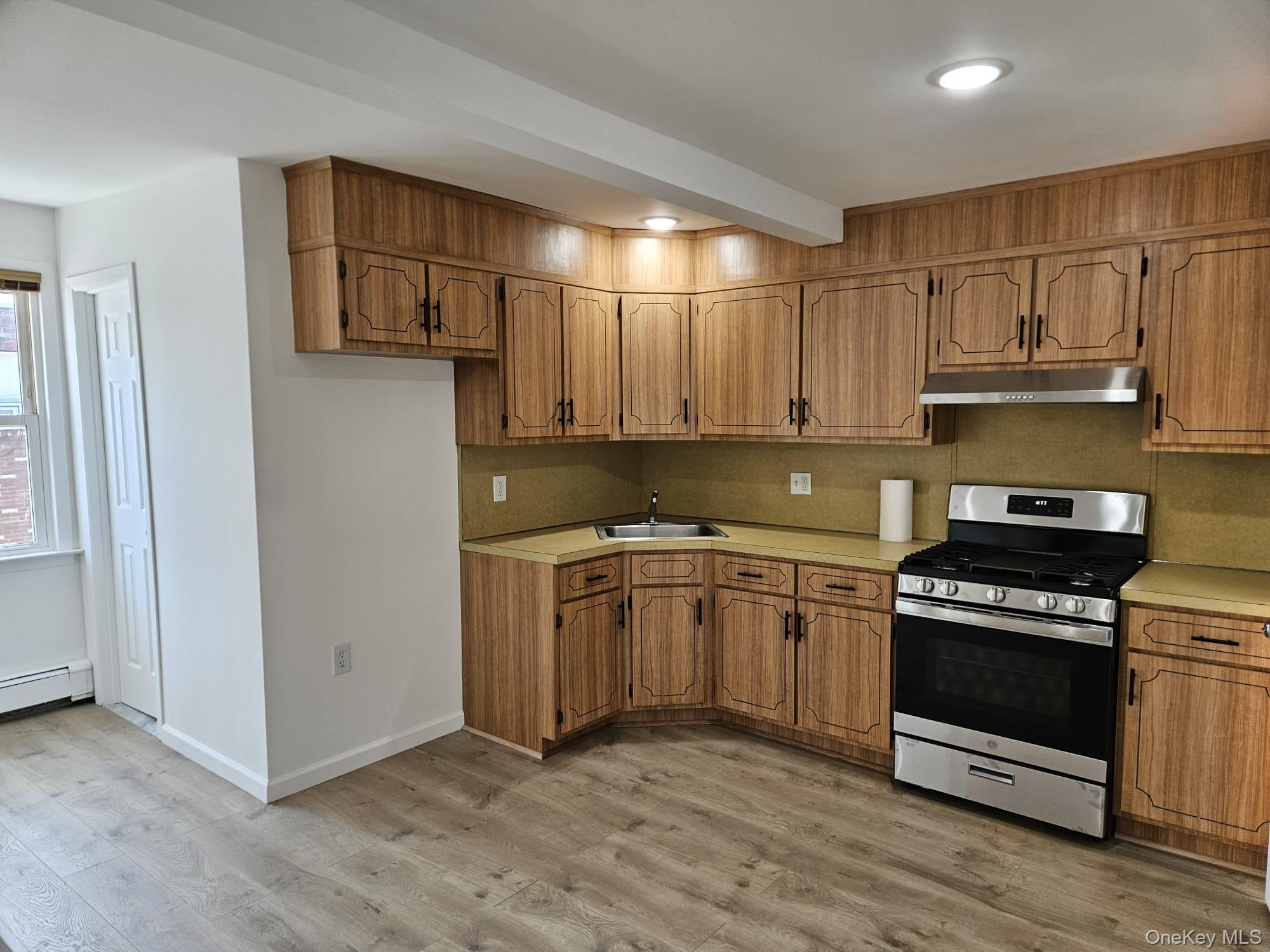 480 Westbury Avenue – For Rent photo 5