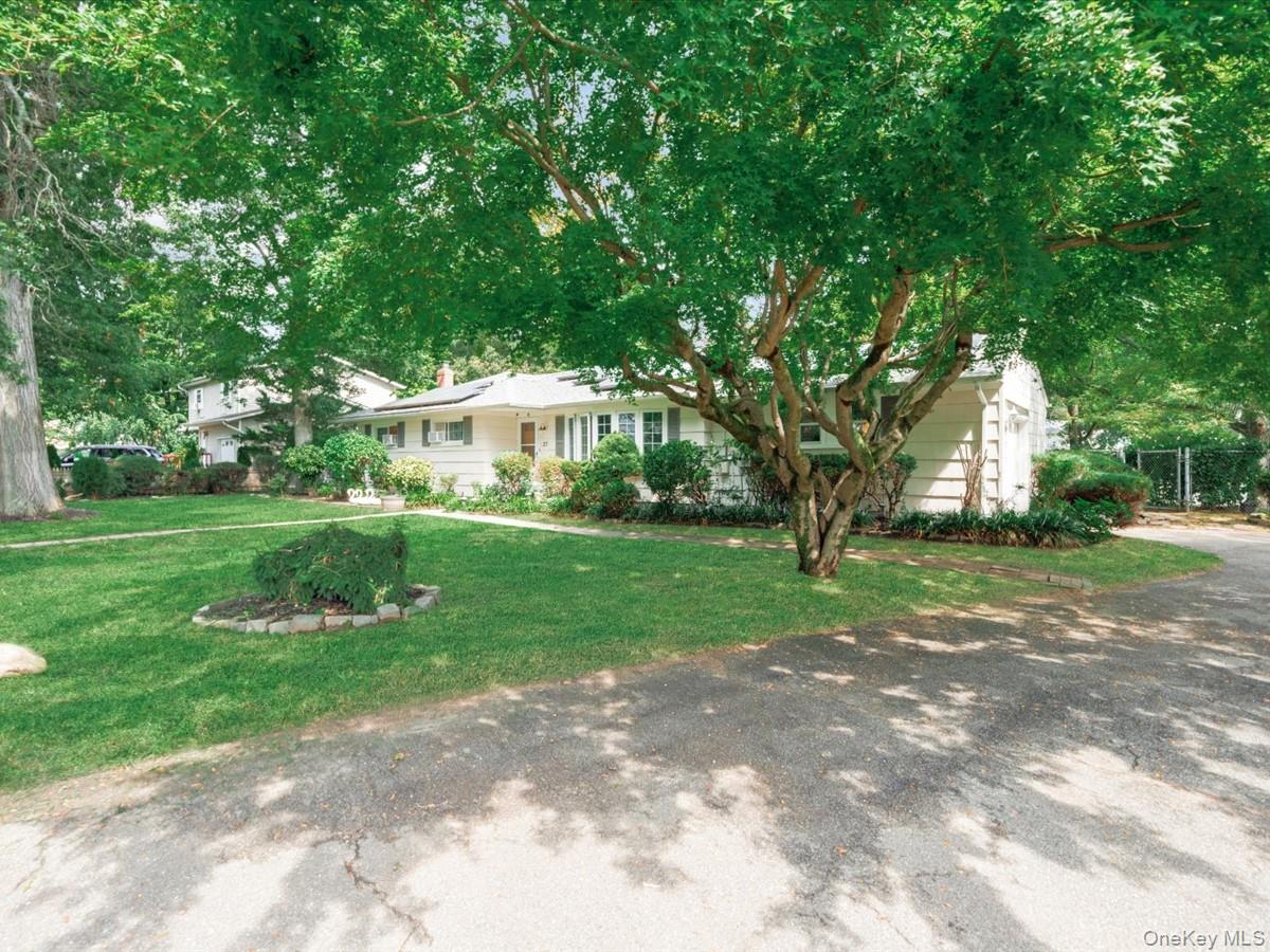23 Hren Avenue – For Sale photo 2