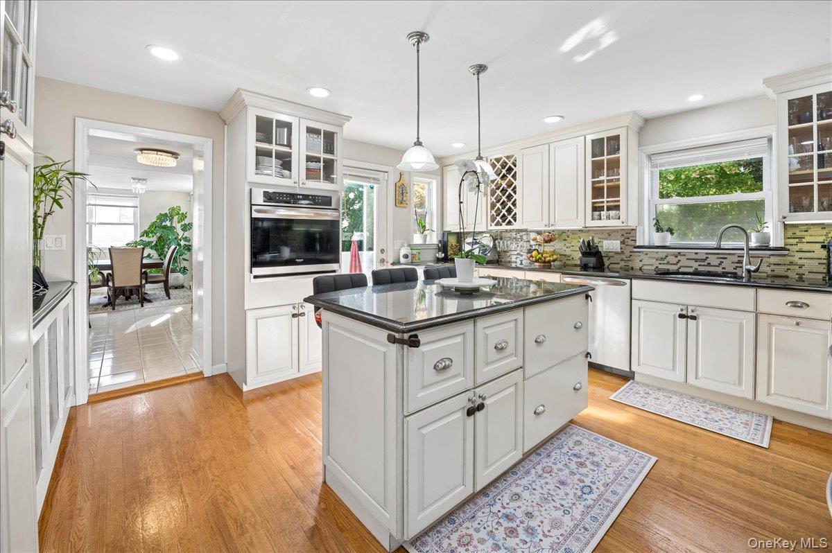 5 Quintard Drive – For Rent photo 3