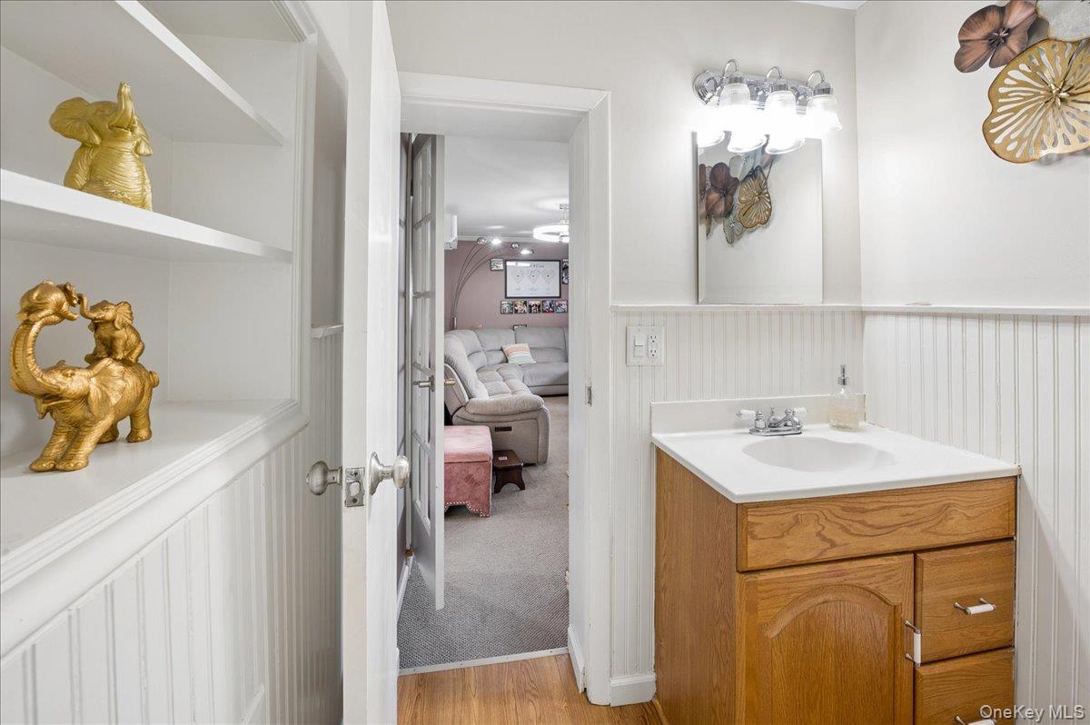 5 Quintard Drive – For Rent photo 10