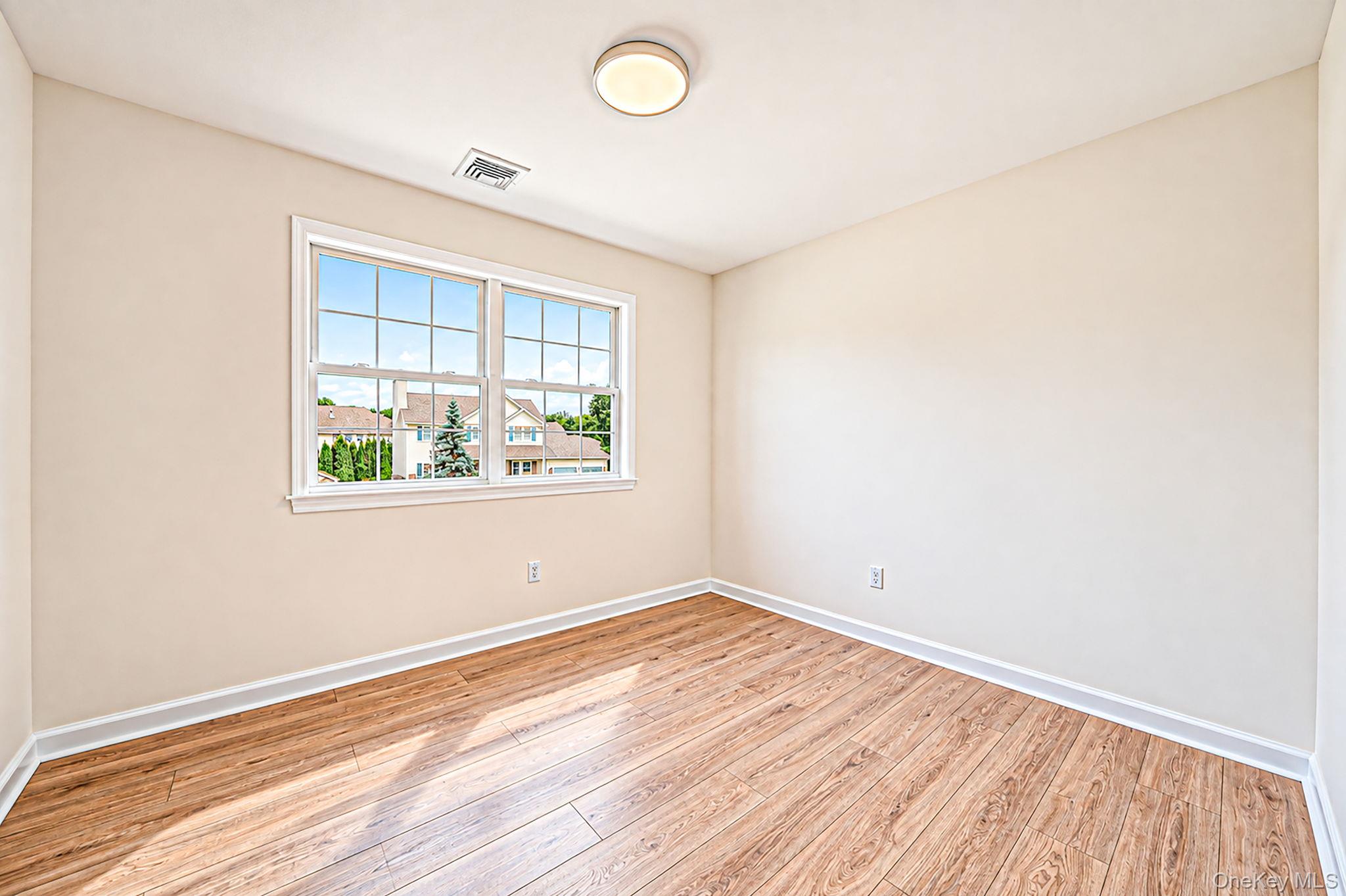 18 Woodridge Lane – For Sale photo 19