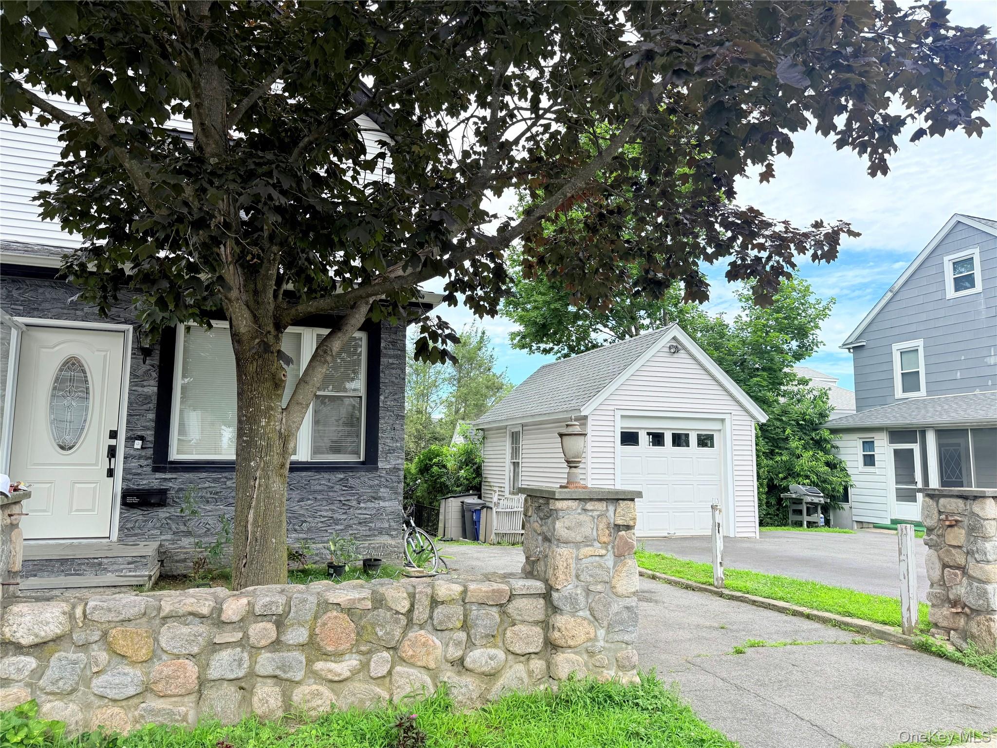 815 Carpenter Place – For Rent photo 2