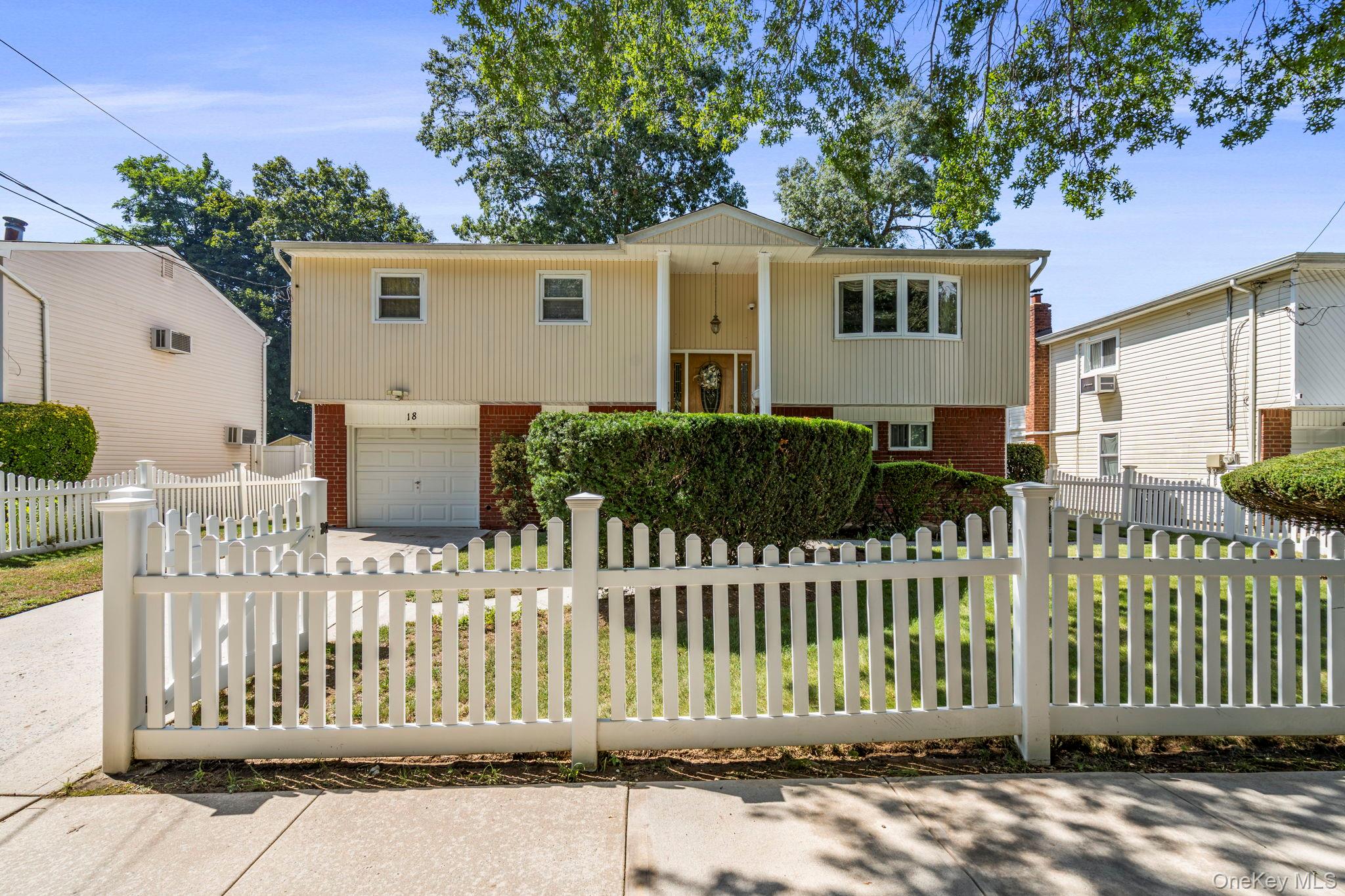 18 Brooklyn Avenue – For Sale