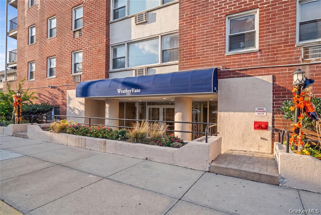 750 Shore Road, Unit 1H photo 2