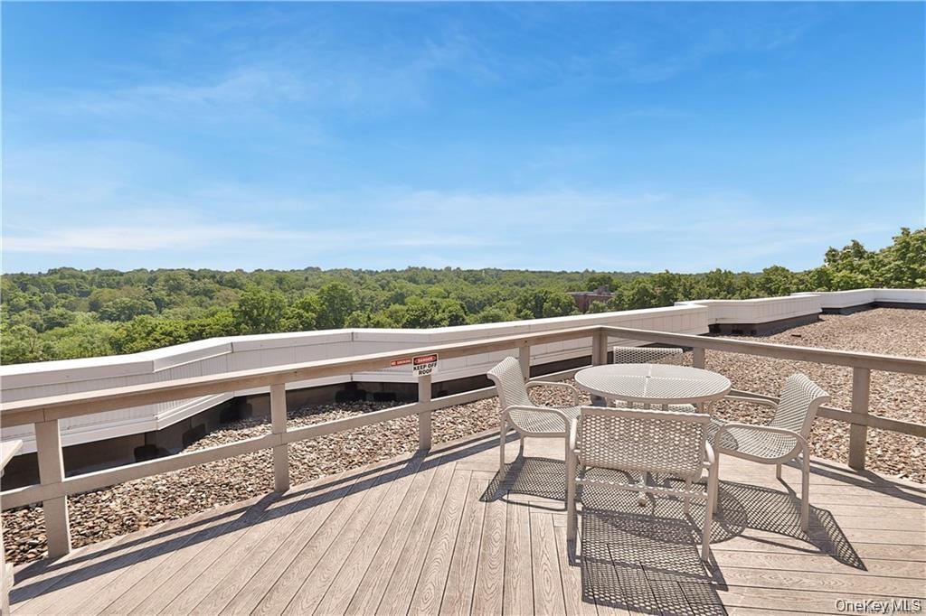 14 Nosband Avenue, Unit 1A photo 21