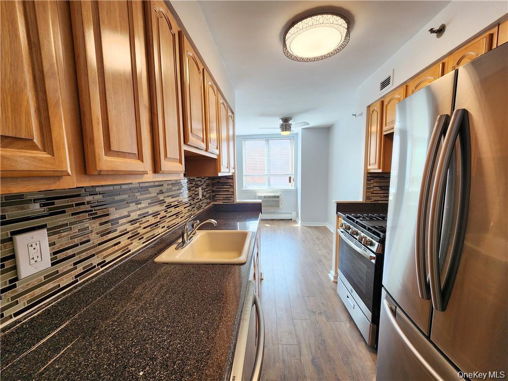 14 Nosband Avenue, Unit 1A photo 6