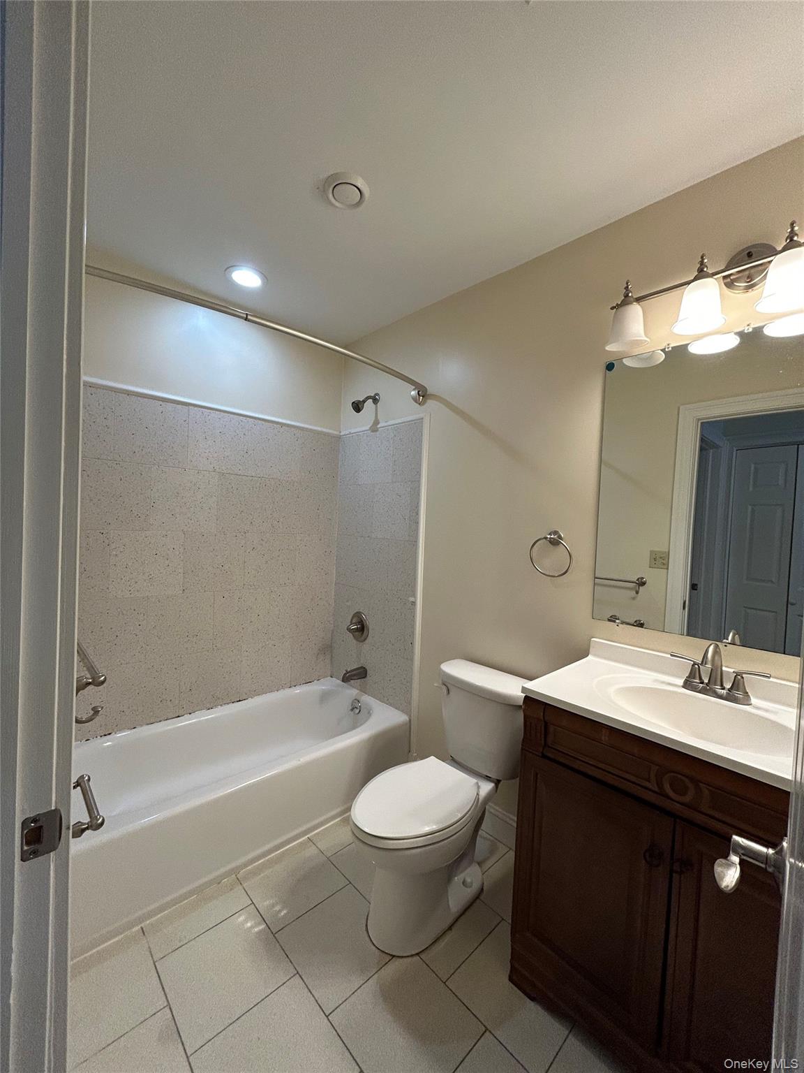 337 Main Street, Unit 2R photo 9