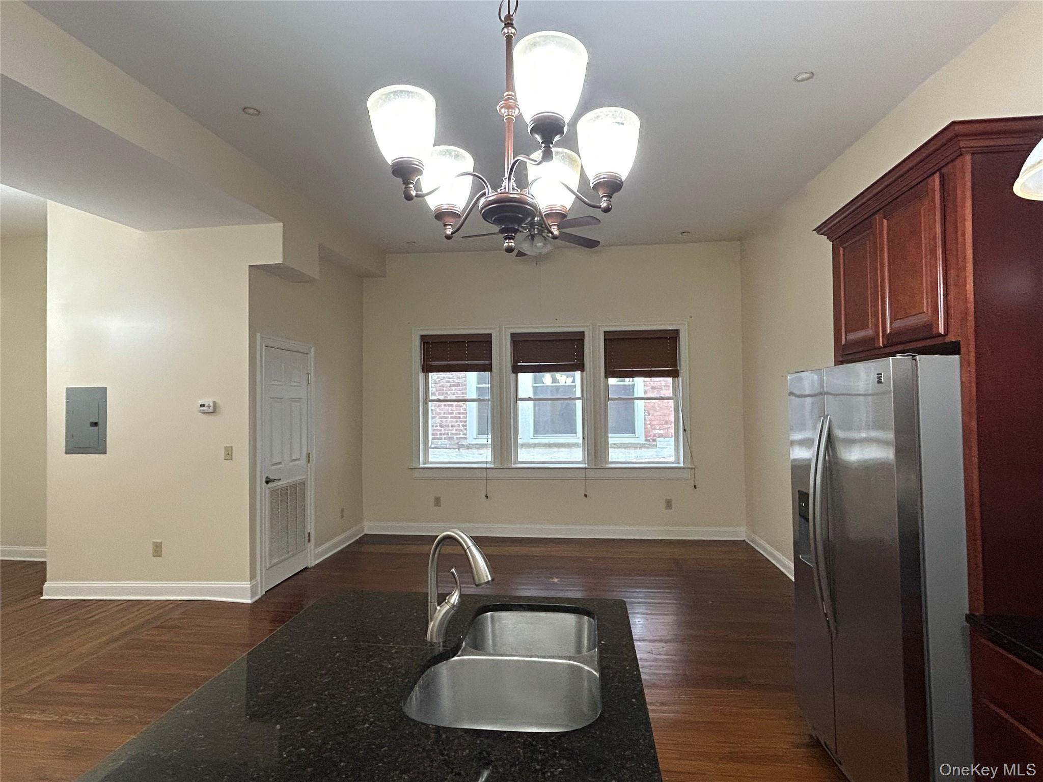 337 Main Street, Unit 2R photo 4