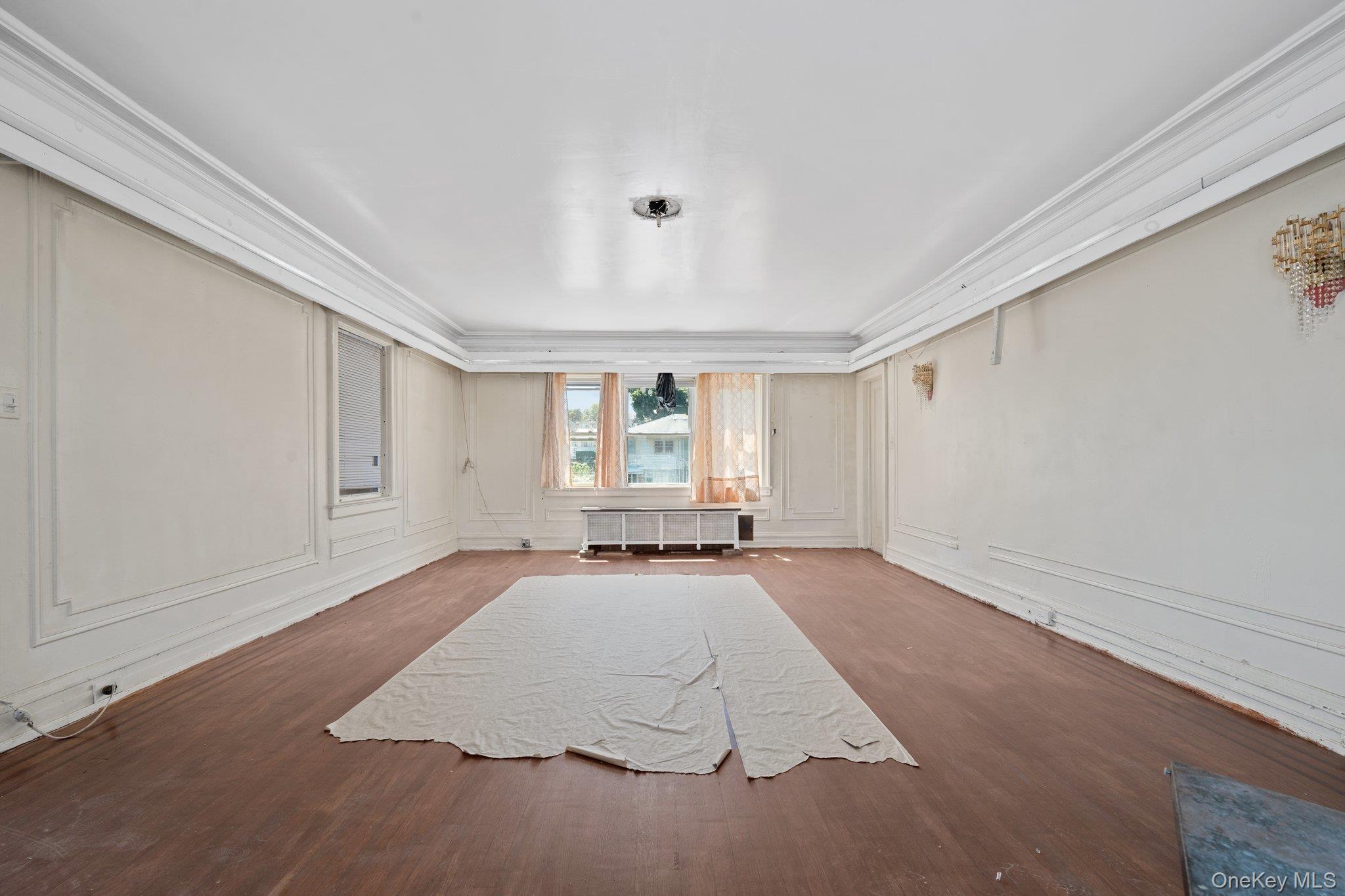 10505 Ditmars Boulevard – For Sale photo 10