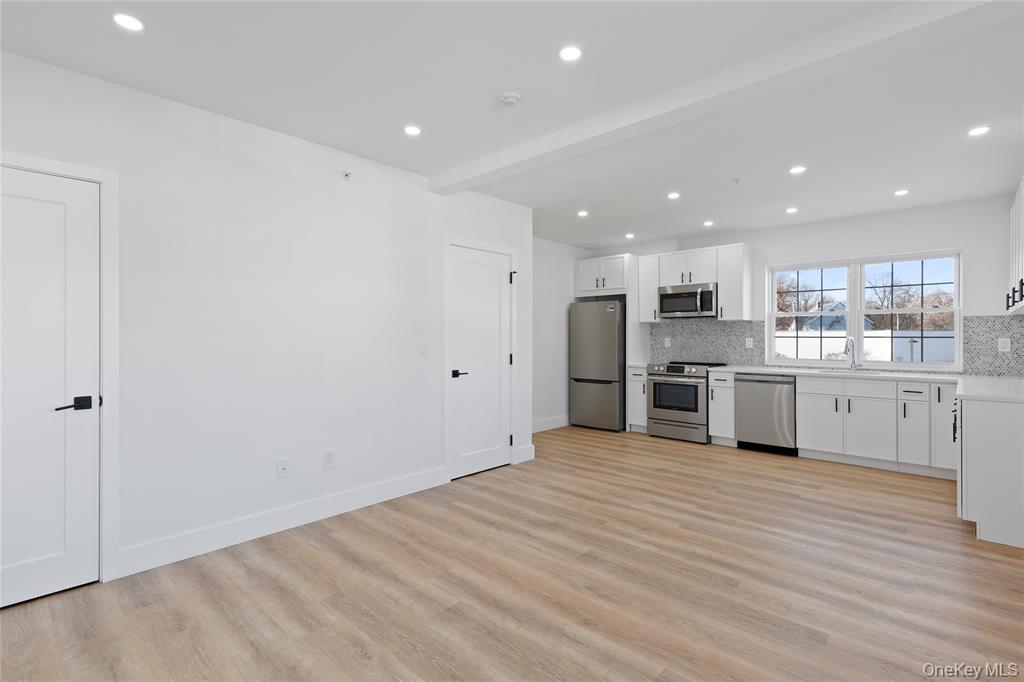 9 Lagrange Avenue, Unit APT 2 photo 6