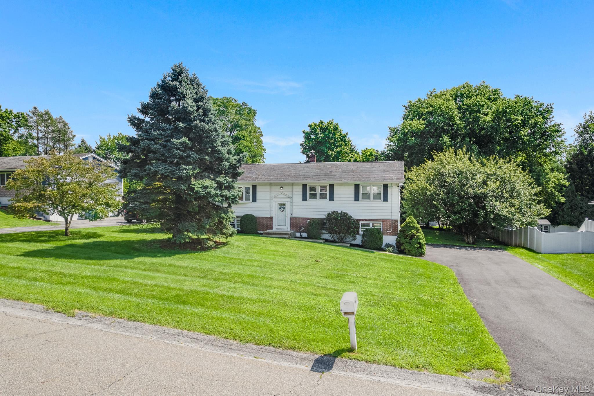 103 Edgehill Drive – For Sale photo 2