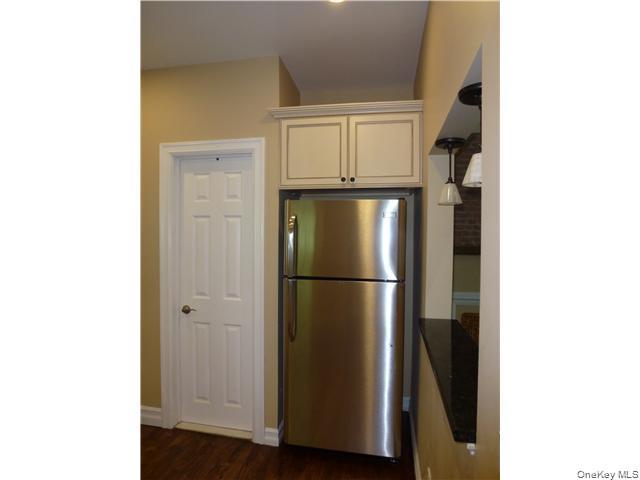 60 Elysian Avenue, Unit 2 photo 9
