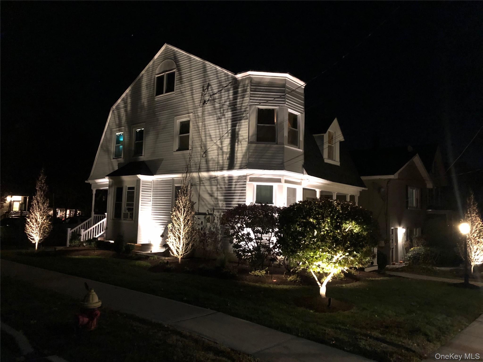 60 Elysian Avenue, Unit 2 photo 2