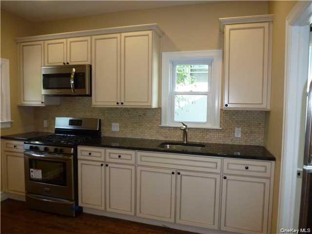 60 Elysian Avenue, Unit 2 photo 8