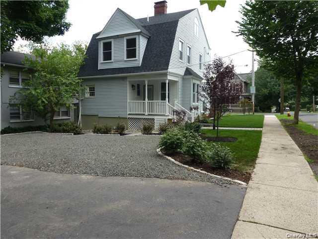 60 Elysian Avenue, Unit 2 photo 4