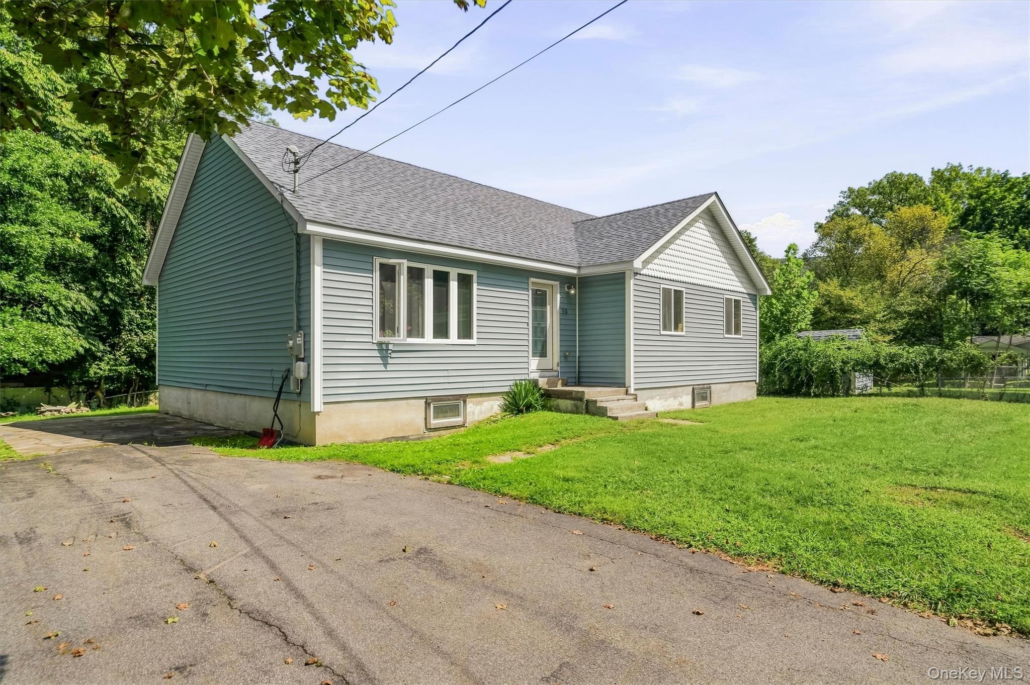 19 Zane Street – For Sale photo 2