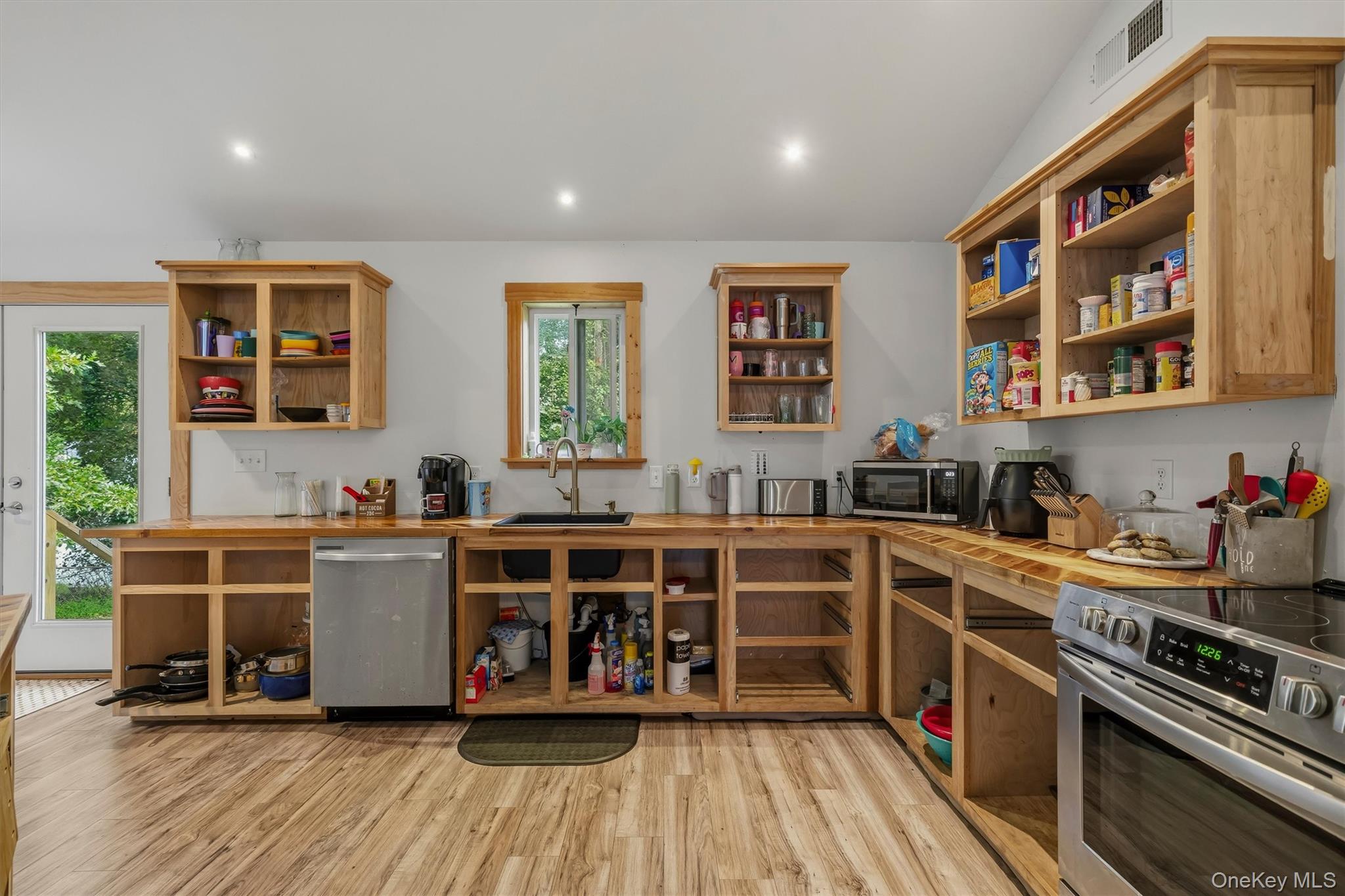 19 Zane Street – For Sale photo 16