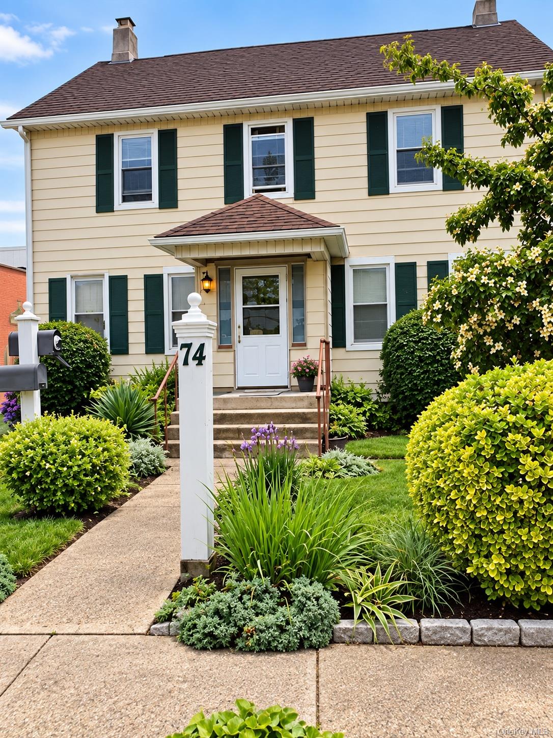 74 W Hoffman Avenue – For Sale photo 2
