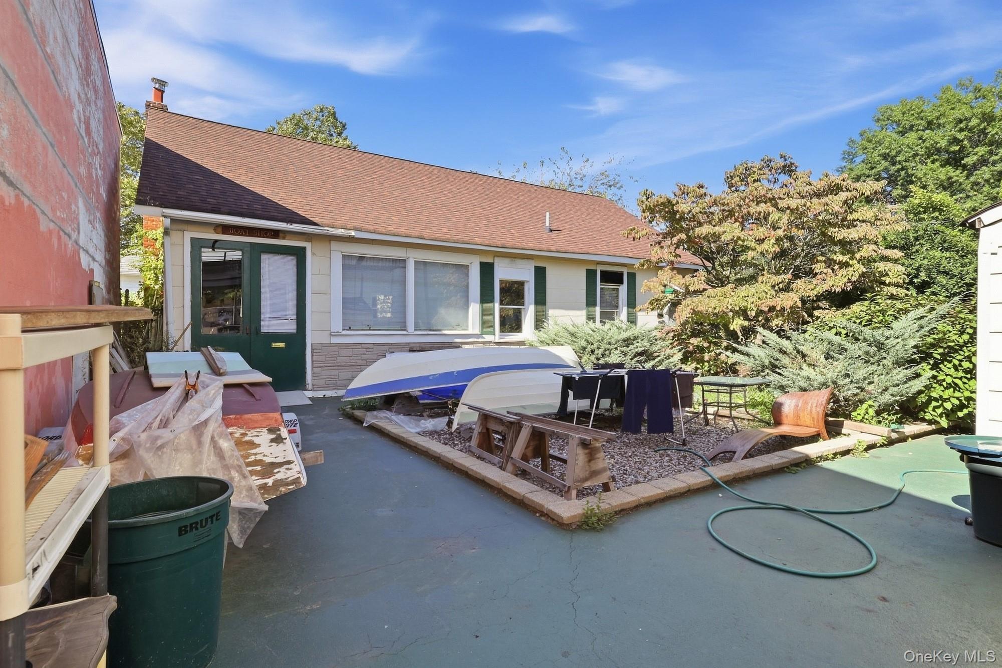 74 W Hoffman Avenue – For Sale photo 3