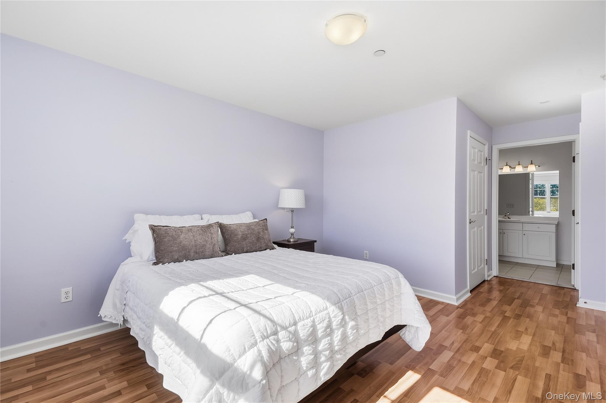 300 Woodcrest Lane, Unit 329 photo 10