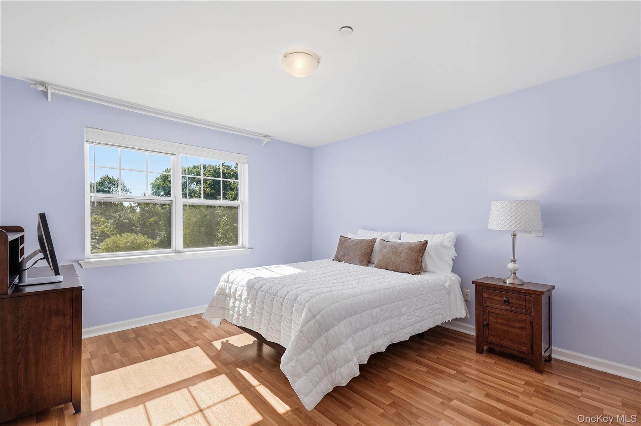 300 Woodcrest Lane, Unit 329 photo 9