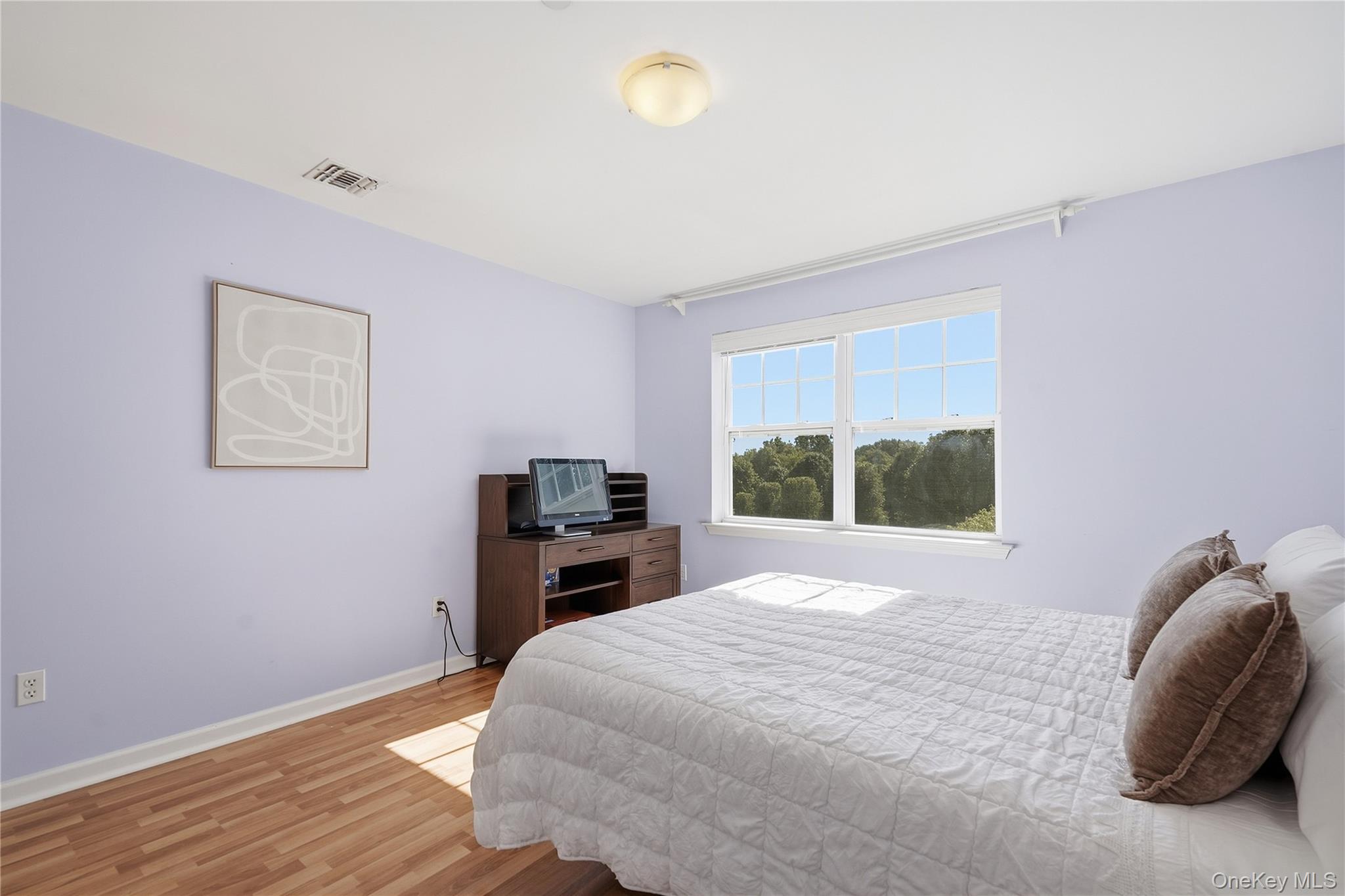 300 Woodcrest Lane, Unit 329 photo 8