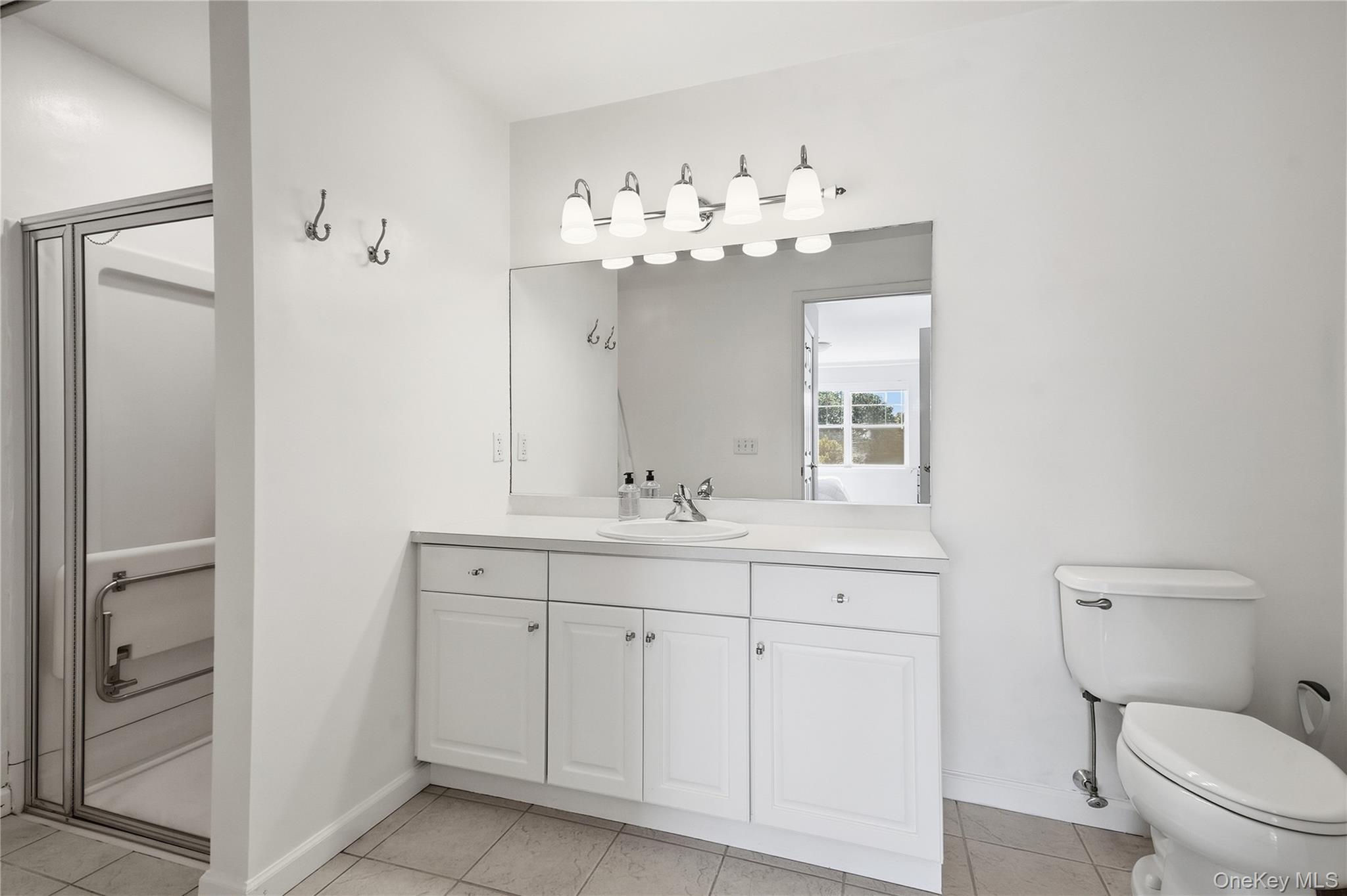 300 Woodcrest Lane, Unit 329 photo 11