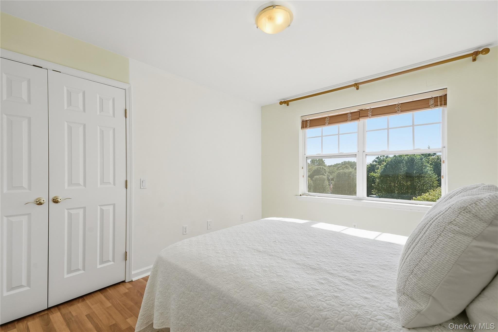300 Woodcrest Lane, Unit 329 photo 13