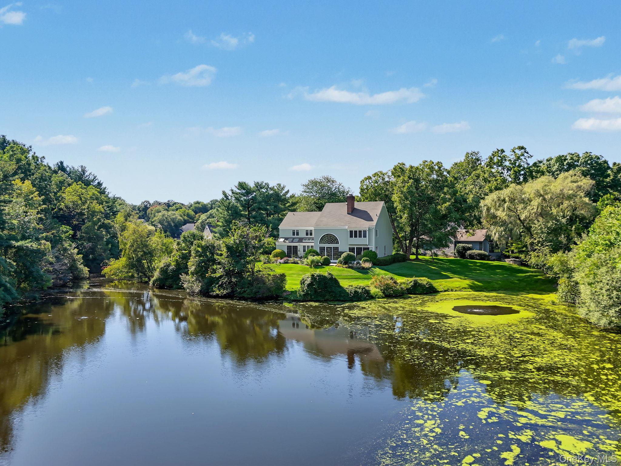 3 Pondview W – For Sale photo 3