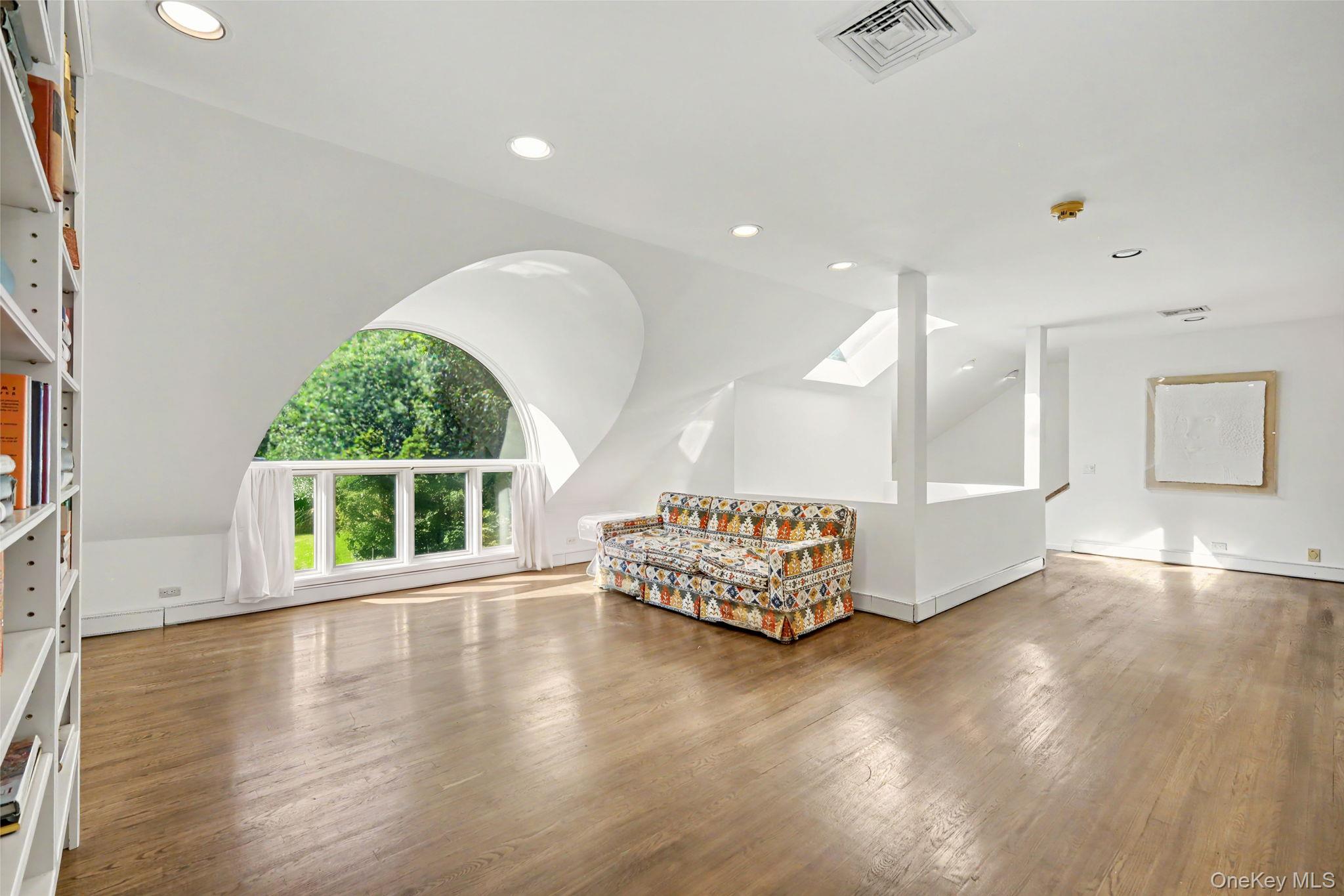 3 Pondview W – For Sale photo 25