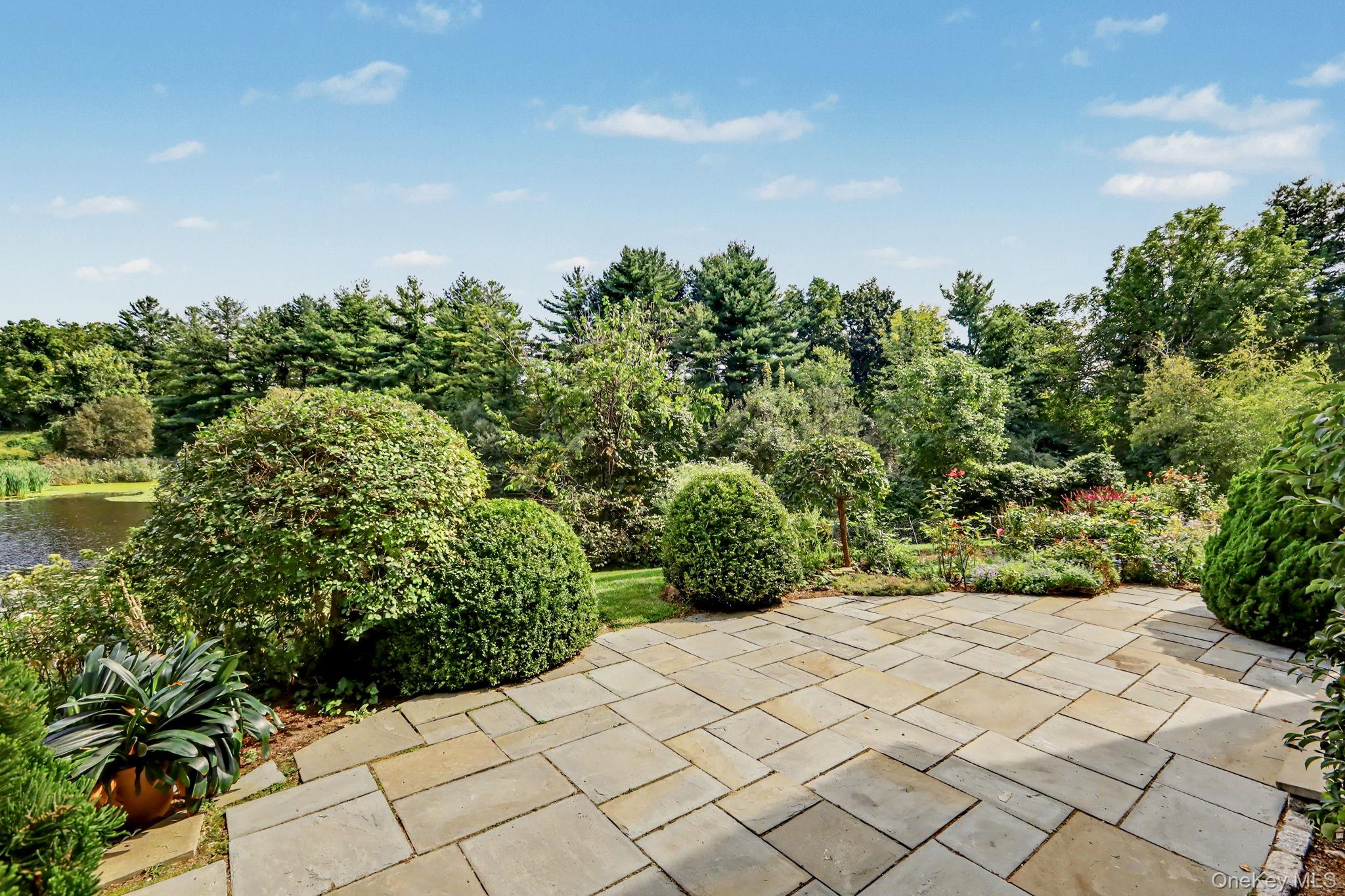 3 Pondview W – For Sale photo 38