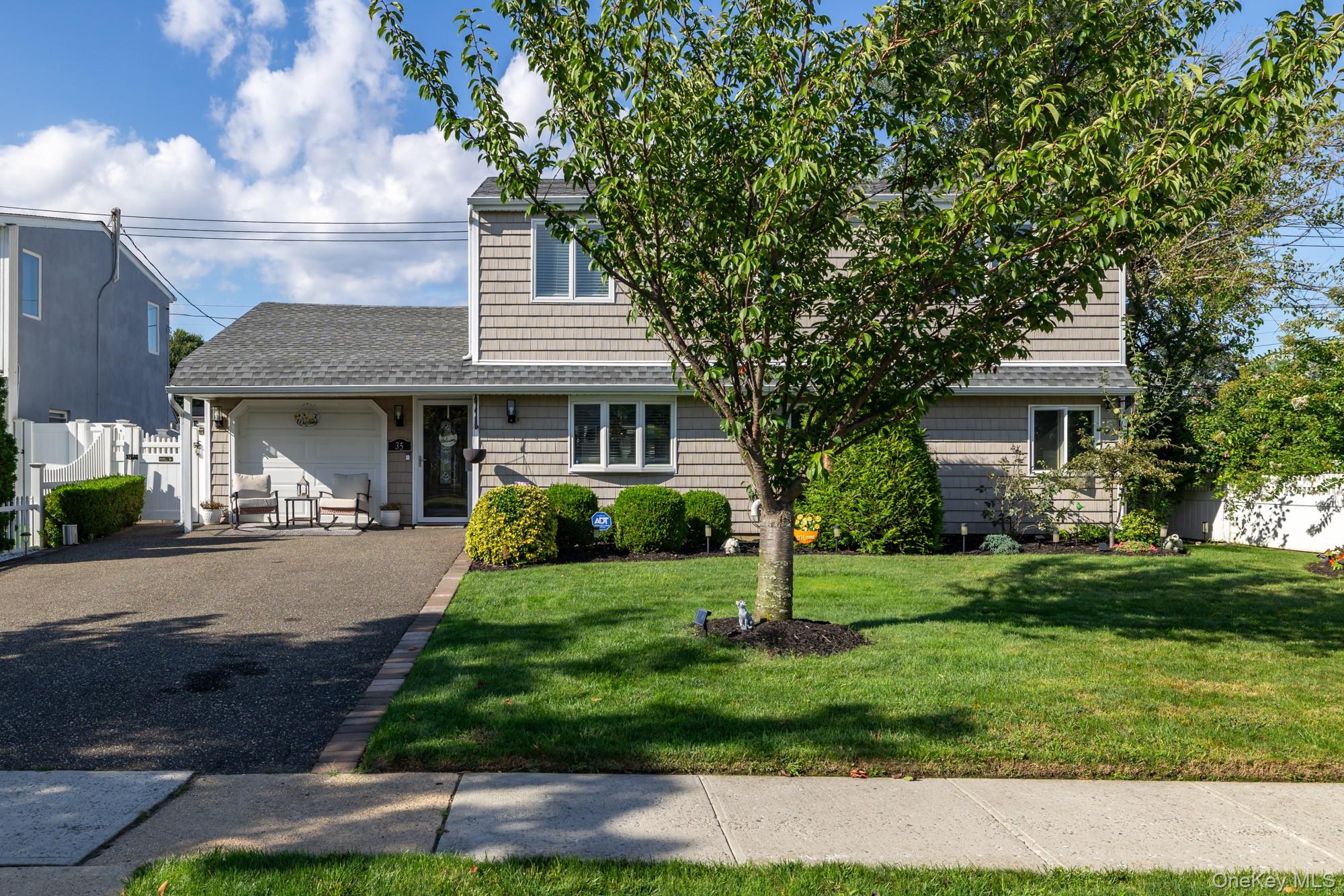 35 Magpie Lane – For Sale photo 2