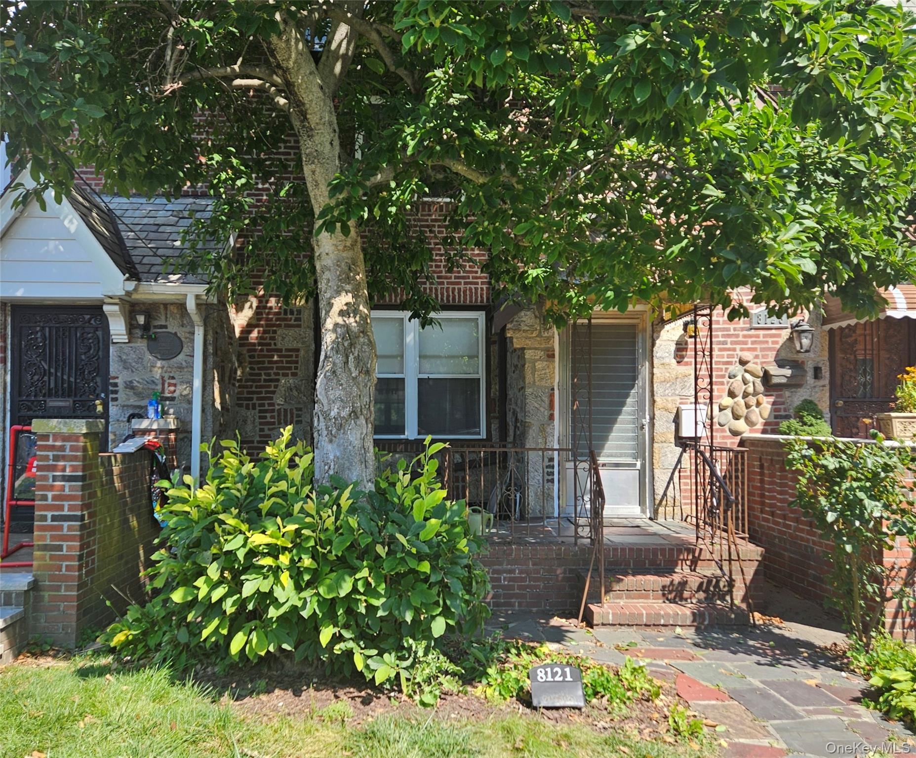 8121 77th Avenue – For Sale