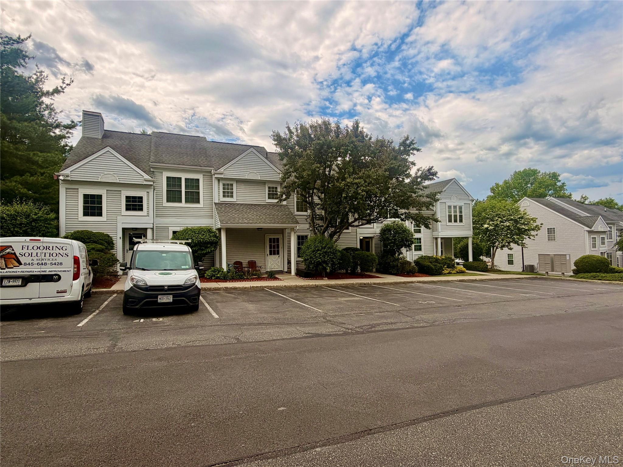 5 Kendal Lane – For Sale photo 2