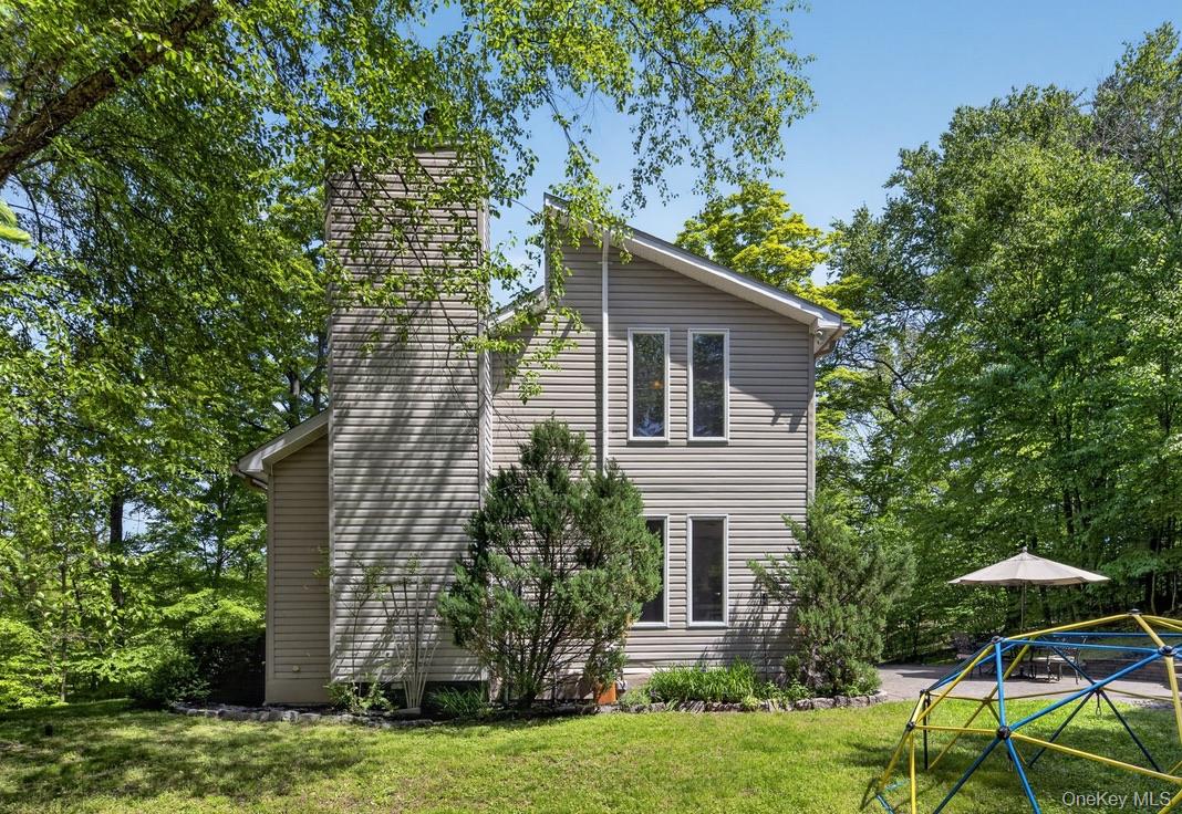 305 Oak Lane – For Sale photo 6