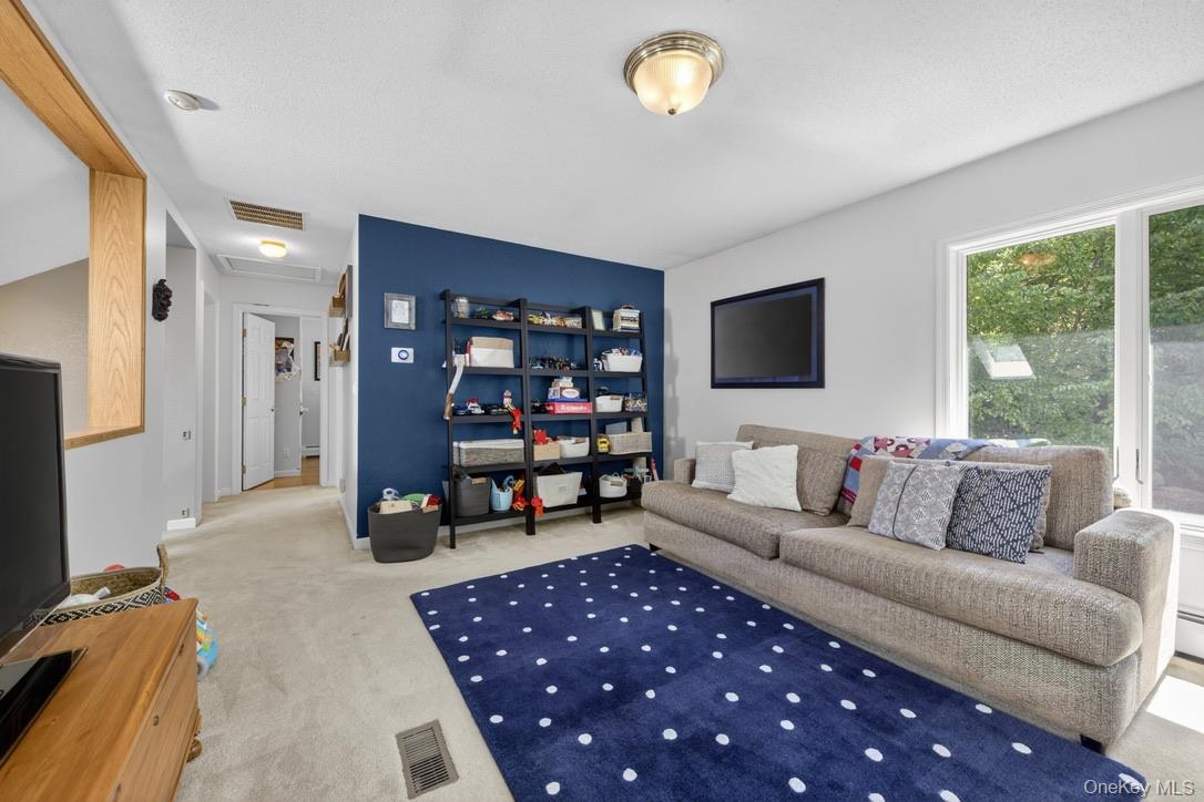 305 Oak Lane – For Sale photo 27