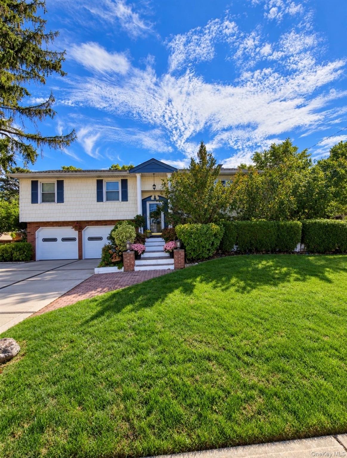 35 S Kennedy Drive – For Sale