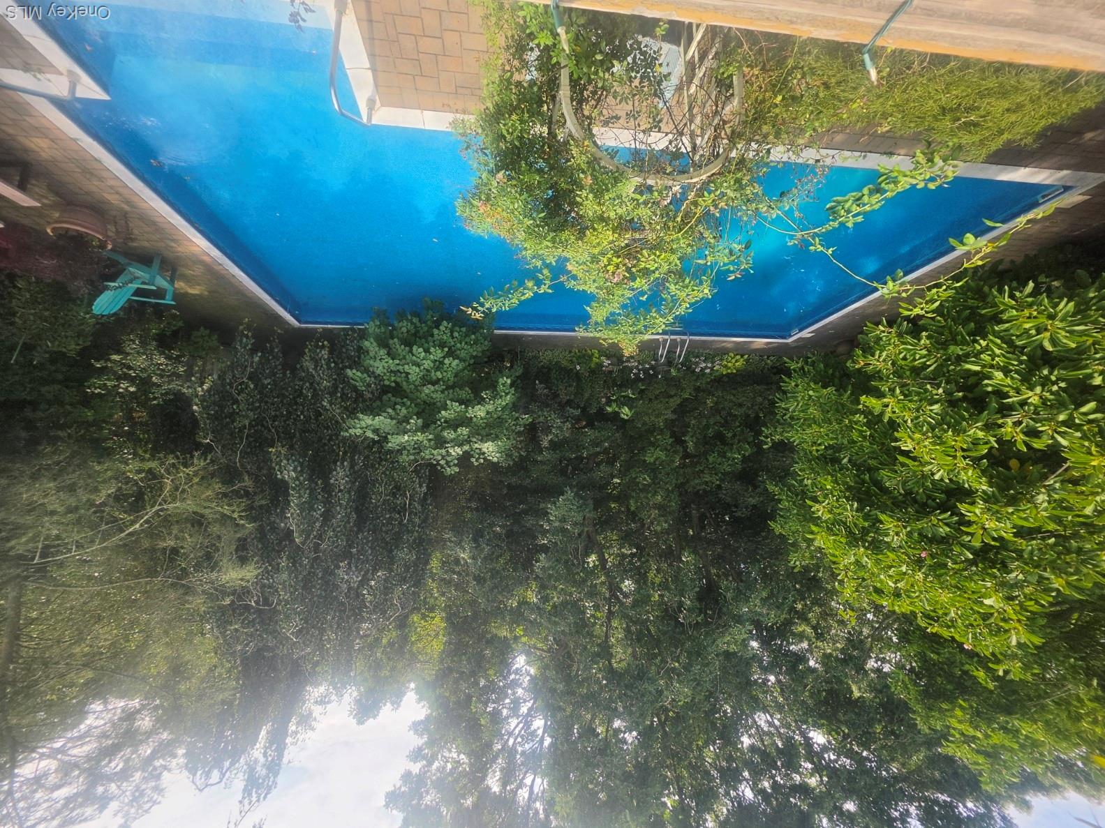 35 S Kennedy Drive – For Sale photo 2