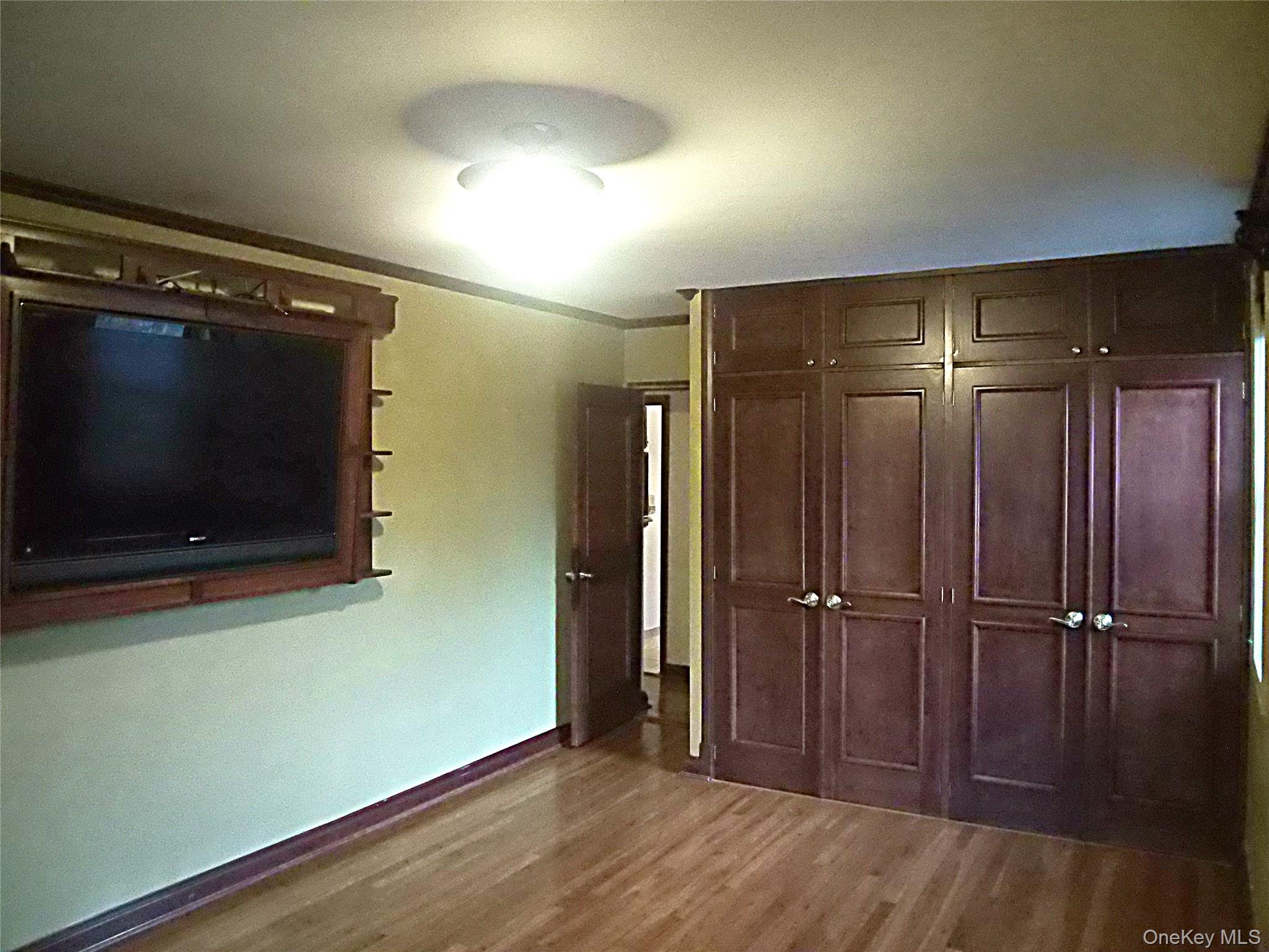 480 Riverdale Avenue N – For Rent photo 3