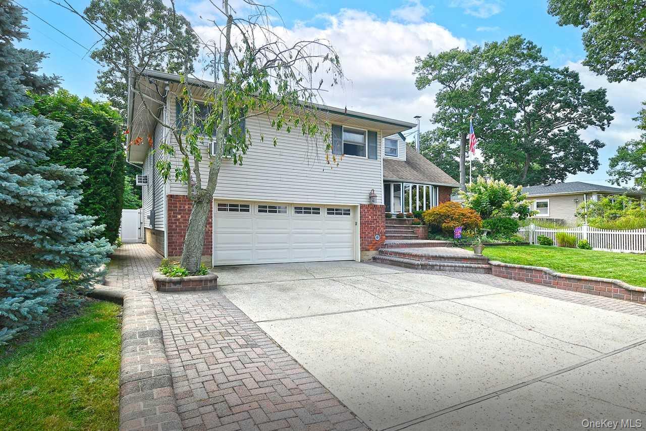 1994 Van Nostrand Avenue – For Sale photo 3