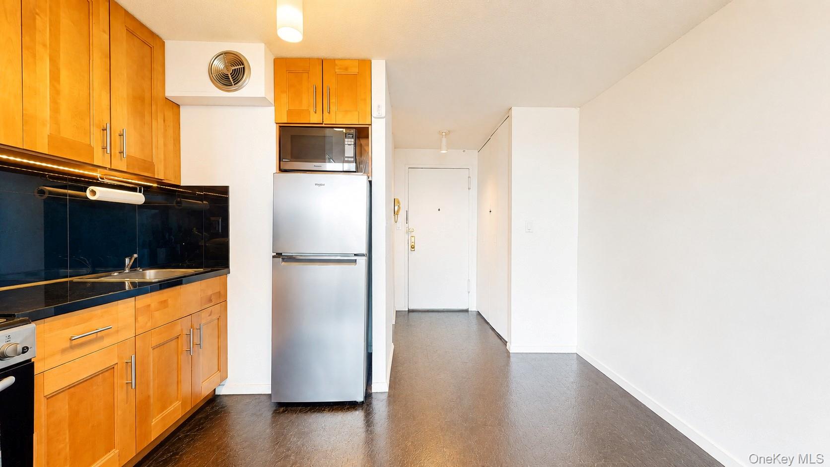 150-38 Union Turnpike, Unit 8D photo 5
